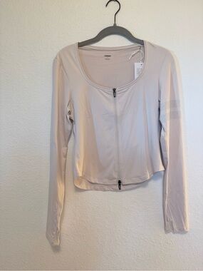 NWT Stronger the Label Zip up Top - M